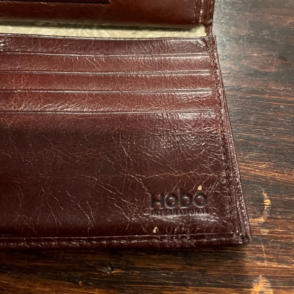 Woman's leather wallet - Picture 4 of 9